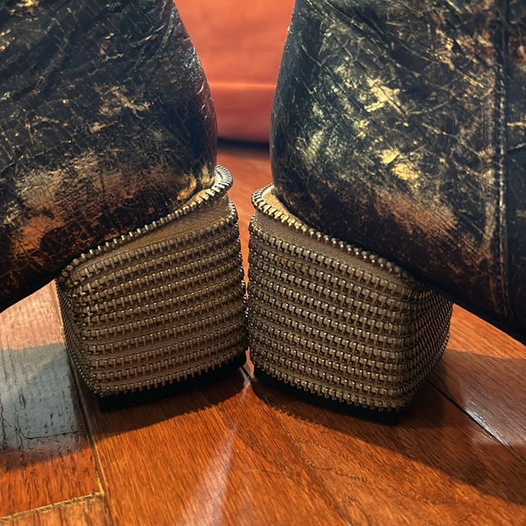 Papucei Ladies Boots - Picture 15 of 17